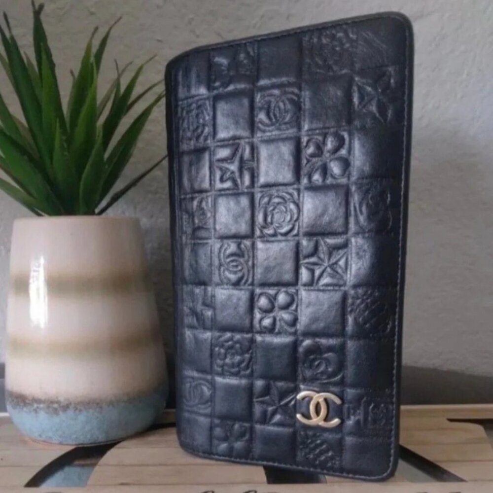 CHANEL LUCKY CHARM WALLET 8771354